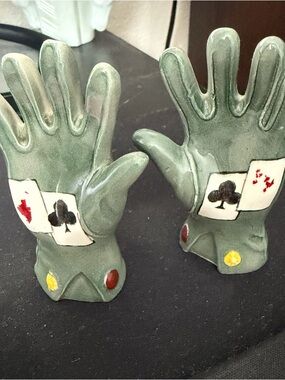 Vintage Ceramic Glove-Shaped Salt and Pepper Shakers